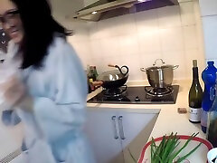 The new2019 hindi karachi korangi sex soniya N 8 mia kilda shows her self Cooking Class 性故事n.8
