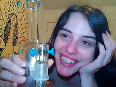 Dont Do This At Home! Pinkmoonlust Smokes 420 Off Of A Dab Nail And Makes It All Dirty Yucky Sticky