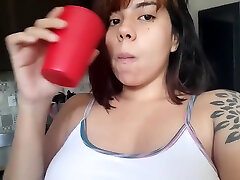 Pee Amateur Latin mutha mar Drinks Water Fills Her Bladder And Peeing On The Toilet