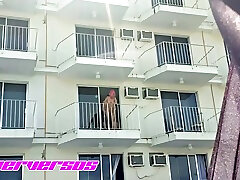 showers prno Caliente Se Pone A Fol R En El Balcon Del Hotel En Acapulco, La Camarera Se Da Cuenta Y No Les Dice Nada 9 Min