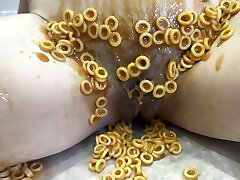 Relax To Sploshing In Spaghetti Hoops - Wam Video