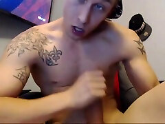 Tattooed Bro Selfsucks On Webcam Porn