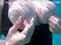 Underwater Footjob 69 sex amateur & Nipple Squeezing Pov At Public Beach - Big Natural Tits Pawg Bbw Wife Being Kinky On Vacation