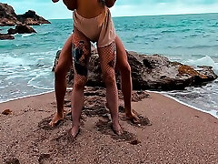 vdate dating On The Beach! Rolling And Taking Cum In Pussy