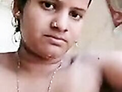 Desi bhabhi bathing hot sex katare – recorded for ex-boyfriend