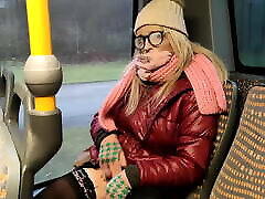 زن نما, انزال, در اتوبوس و ارضا روی صورت, در پارکینگ