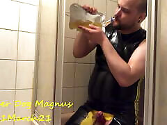 Rubber Piss slave 2v3