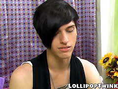 Emo twink Jae Landen anal breeds his friend Taylor Lee