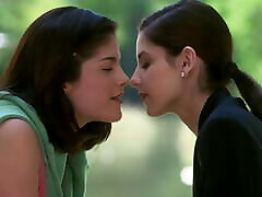 Selma Blair and Sarah Michelle Gellar – Hot hd selebriti Kiss 4K