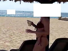 foto nude casuali sulla spiaggia