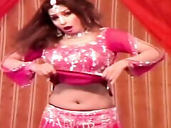 Nida Chaudhary stage dance kacha mera kotha