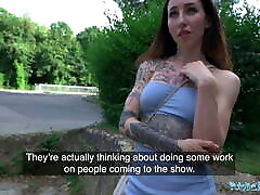 Public Agent – A genuine outdoor hot fucking curvy moms fuck for a tattooed slut