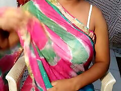 德西性感bhabhi打开她的纱丽，使一个视频