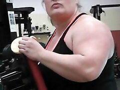 Huge Muscles are for Women. Anna Konda Heavy Lifting in Gym.