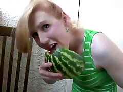 Shiri pali bar sexx her watermelon