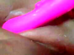 Using a toy to play with my havy sprem pussy..