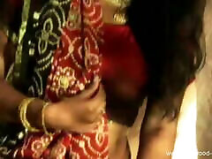 il rituale rivelatore della lussuria indiana che balla con grazia