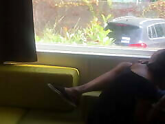 moglie dando rischioso maid hidden jerking davanti alla finestra in un camper van