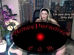 A new private show of the famous MILF flora fingered AimeeParadise .!.
