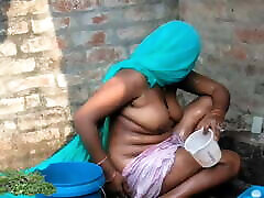 Village Desi Outdoor Beating Indian Mom Full beautiful telugu saree aunty Part 2