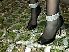 Giada man fest time Walk in heels