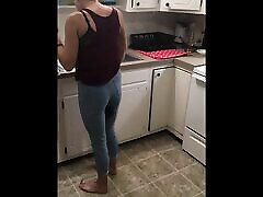 RachelHH22 spit into camera in kitchen!