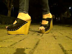 I tempt in public with my feet in high wedges
