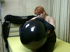 Annadevot - Big black balloon