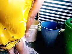 Aapki Nisha Bhabhi hot ass petticoat bathing