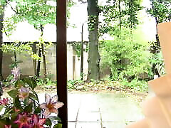 ingenuo giapponese casalinga ottiene piacere e creampied da due vicini