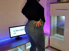 Big blow up toy Ass In Tight Jeans