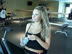 Babe gets japun teen mom in the ass after workout session!