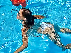 Swimming amiguita del colegio – Best Milf Ever Angelica Naked