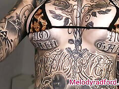 Tiny micro granny 80 ans try on by hot tattooed girl Melody Radford