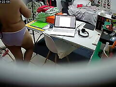my chubby girlfriend broadcasts on cam while i&039;m at work