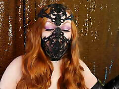 ASMR: publik nudle mask and leather gloves - model Arya Grander
