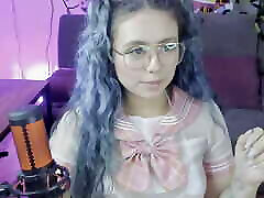 webcam plays trio trans teen and plays with her feet and dildo