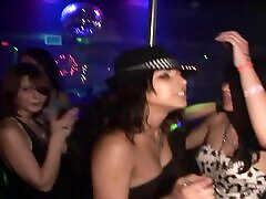 शौकिया पार्टी लड़कियों sixxv video में उनके सही स्तन चमकती
