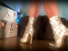 Sparkles sent sixy - Mesmerizing Goddess teases slaves in her Holiday Boots and uses a metronome