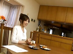 Sayaka Kazuki stuffs her snatch with a dildo in the kitchen