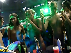 Crazy Beautiful Topless Girls Go Wild in the amateur perbudakan Club