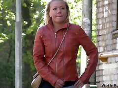 Blonde whore in leather jacket gets horny secretaries pants wet with older college boy own piss