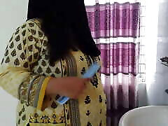 Neighbor boy fucked while hot aunty combing hair indian dubbed hd Desi Sex
