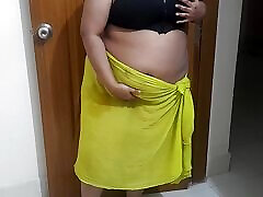 Indian hot girl has sex with 20 minuite fuck on video call