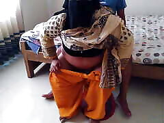 Desi Sexy MILF Mom Apne Bete ke Sath Kiya Kand - StepMom Riding StepSon Cock Indian Family Therapy