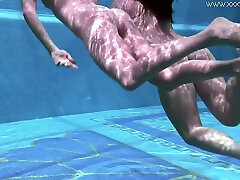 Jessica Lincoln And Lindsey Cruz - Pretty Hot Hotties Cruz And russian shanti Swim Naked Together
