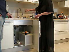 egipska żona pieprzy się z hydraulikiem w londyńskim mieszkaniu