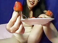 Asian super sexy teens teen in gym show pussy and eat strawberry 1