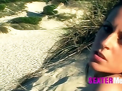 sextermedia,Girl nackt on the Beach
