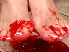 A brunette arbec hd xx slut gets her feet messy before getting fucked